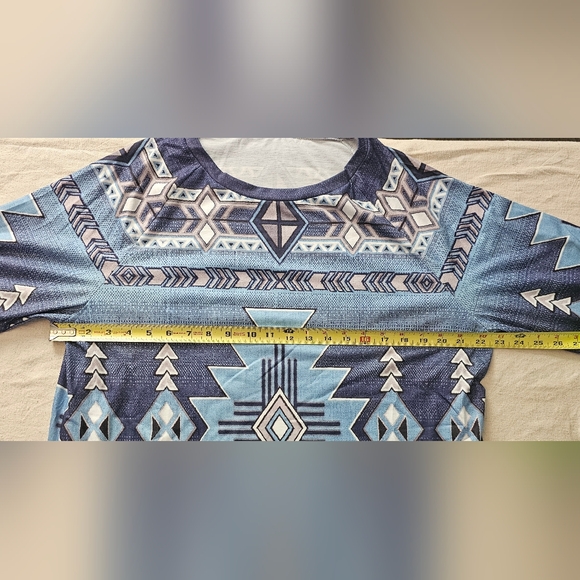 Just Fashion Now Blue and White Aztec Long Sleeve Top - Picture 5 of 9